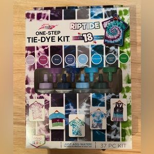 Brand new tie-dye kit